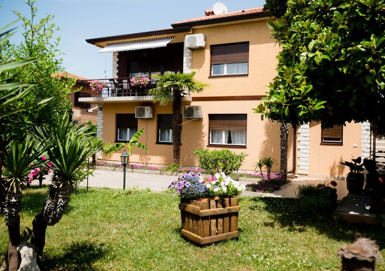 Apartment Dora Umag Buitenkant foto