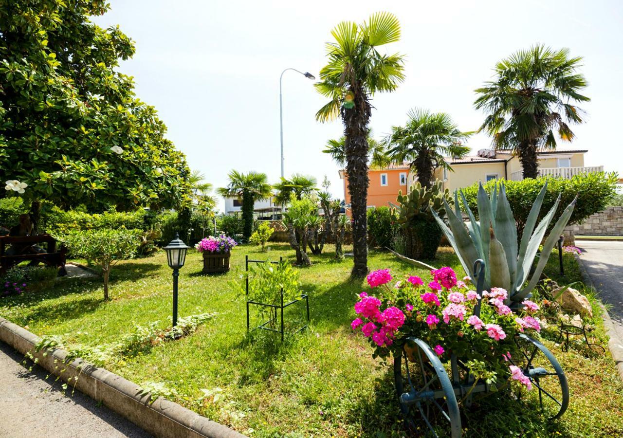 Apartment Dora Umag Buitenkant foto